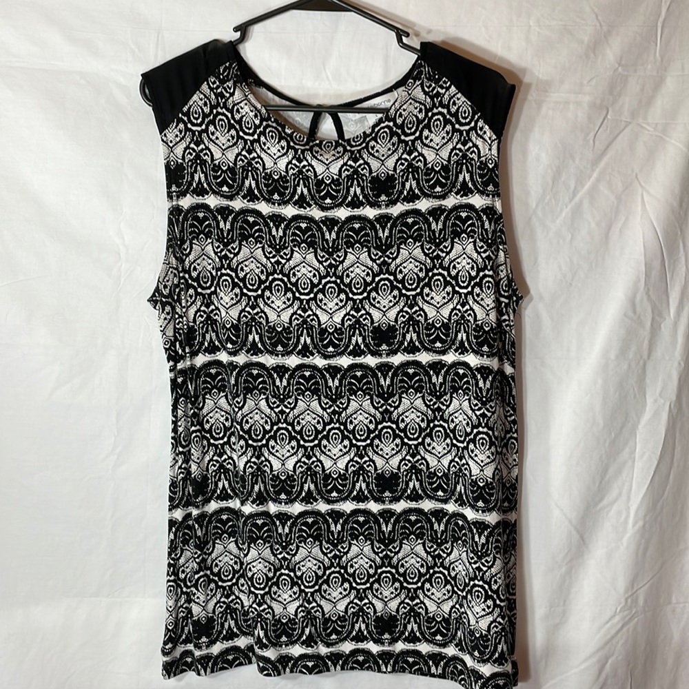 Large Sleeveless Dress Top